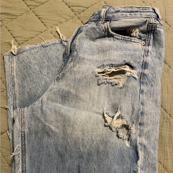 American Eagle High Rise Mom Jean Size 10 Short - Picture 2 of 3